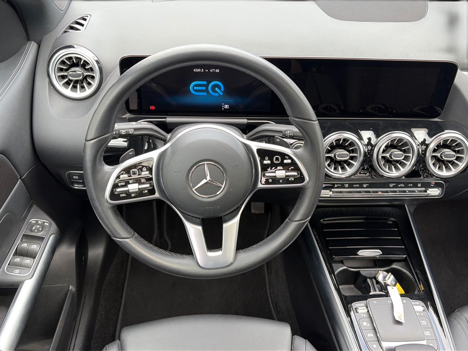 Mercedes-Benz EQA 350 4Matic SO96% Pano 360 HUD AHK Night 18 foto 16