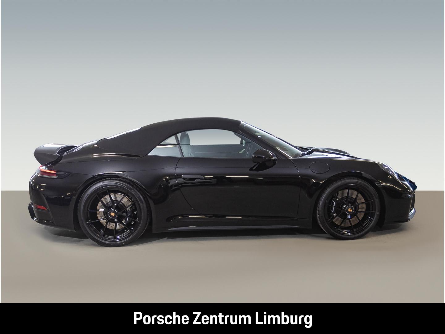 PORSCHE 992 911 CARRERA 4 GTS CABRIOLET