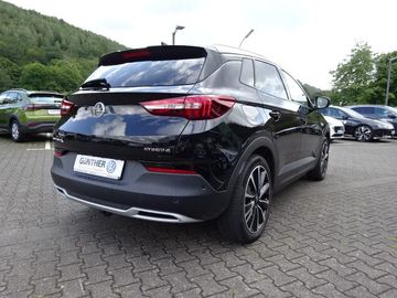 Fotografie des Opel Grandland (X) Grandland X 1.6 Turbo Plug-in-Hybrid 4 Ultimate
