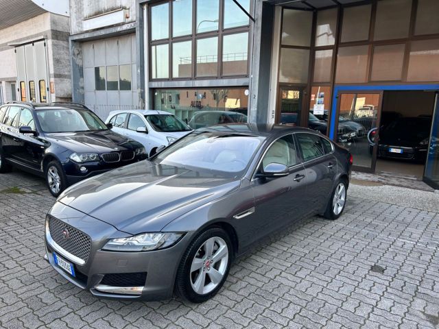 Jaguar XF 2.0 D 180CV 4X4 automatica Pure Busine