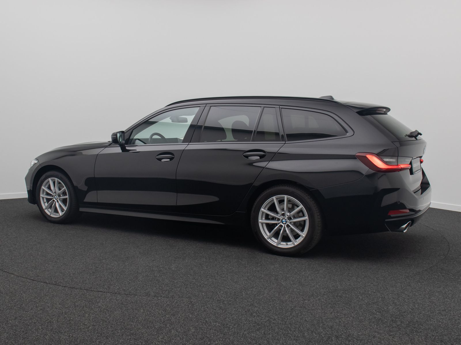 Fahrzeugabbildung BMW 320i GeschwindigReg PDC DAB Cockpit+ Widscreen