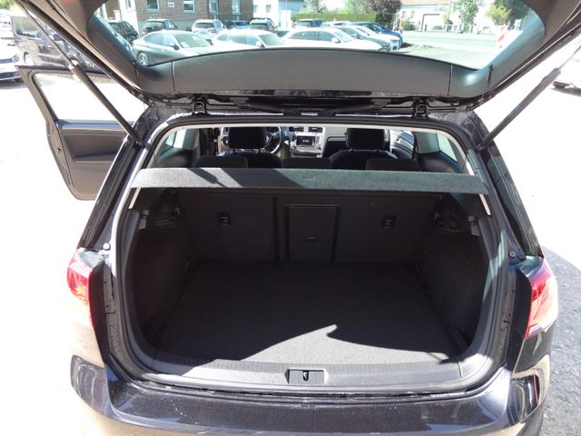 Fahrzeugabbildung Volkswagen Golf VII Lim. Lounge/1.Hd/38TKM/Xenon/PDC/