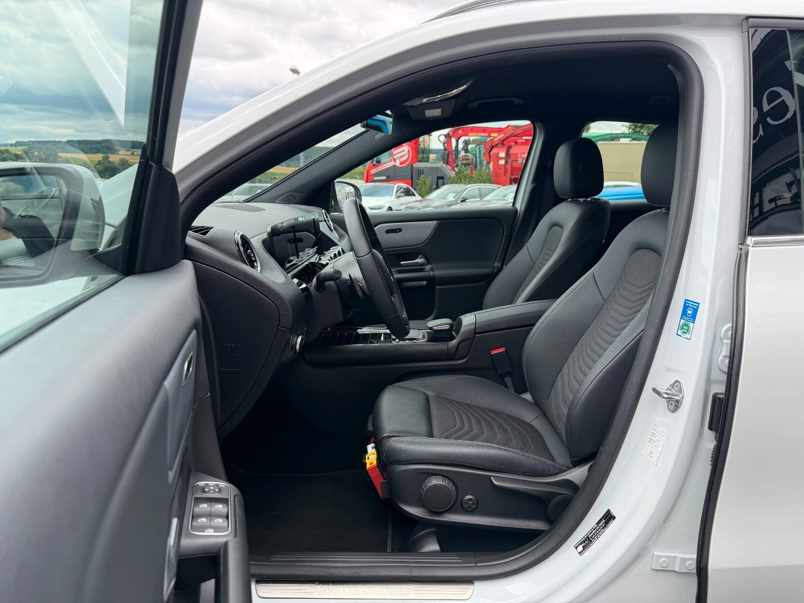 Fahrzeugabbildung Mercedes-Benz GLA 200d Style+Distr+AHK+RKamera+1.Hand