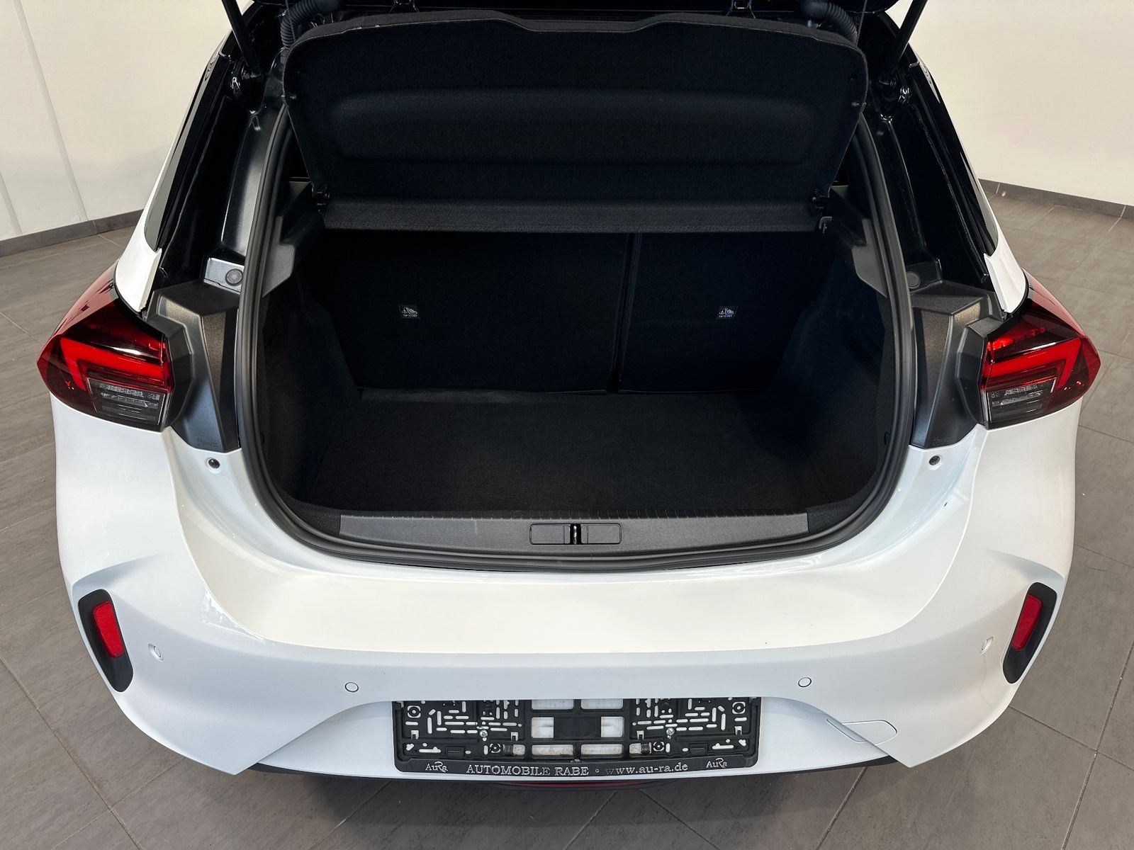 Fahrzeugabbildung Opel Corsa -e F GS NAV+LED+18ZOLL+SHZ+KEYLESS+CARPLAY