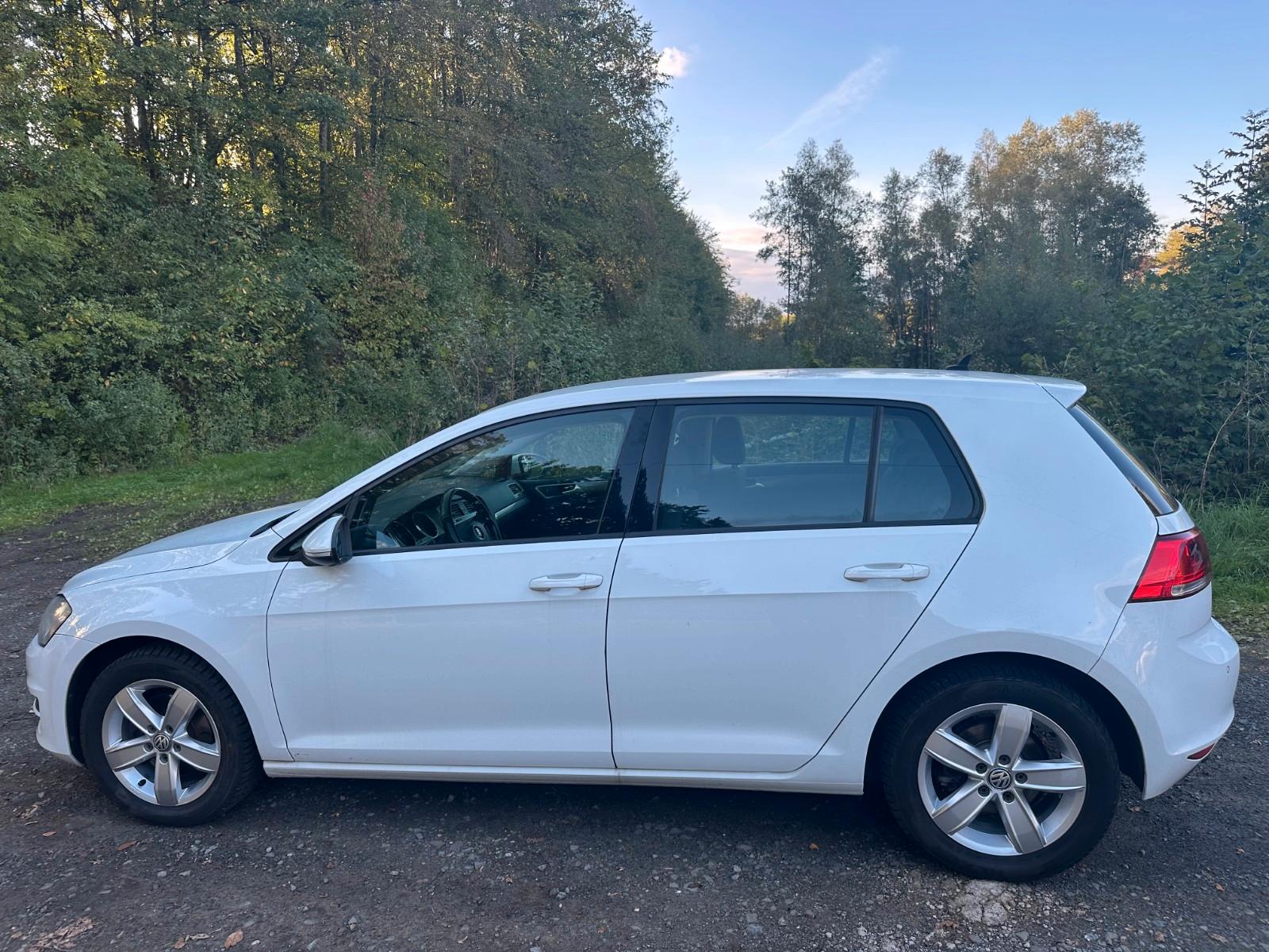 Volkswagen Golf VII Lim. Comfortline 2.0 TDI DSG Navi  AHK