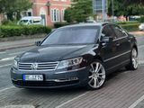 Volkswagen VW PHEATON 4.2 V8   4-MOTION  - VOLL - - Volkswagen Phaeton mit Benzin-Antrieb: Limousine