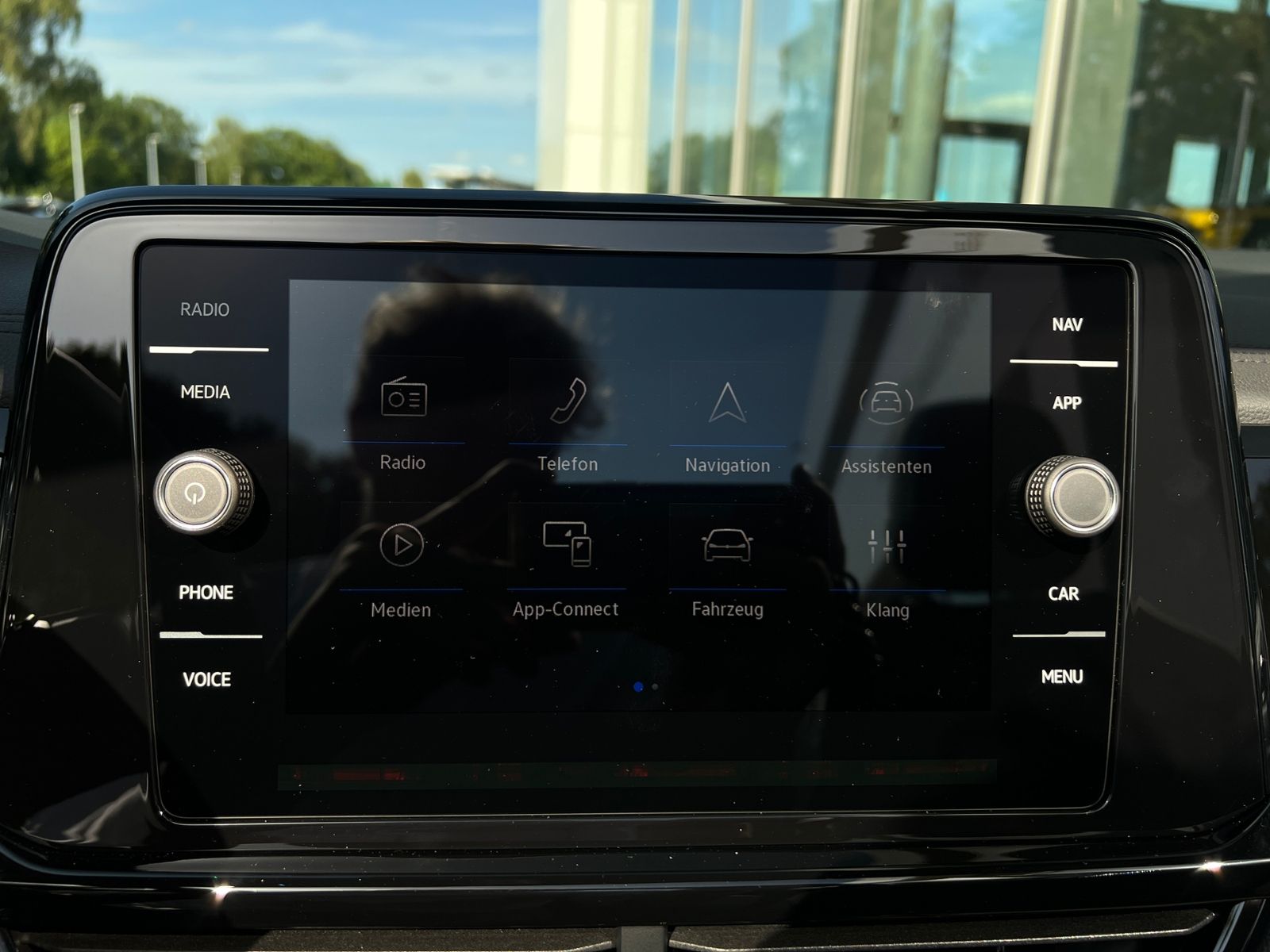 Fahrzeugabbildung Volkswagen T-Roc Cabriolet  R-Line 1.5 TSI DSG *AHK, Black