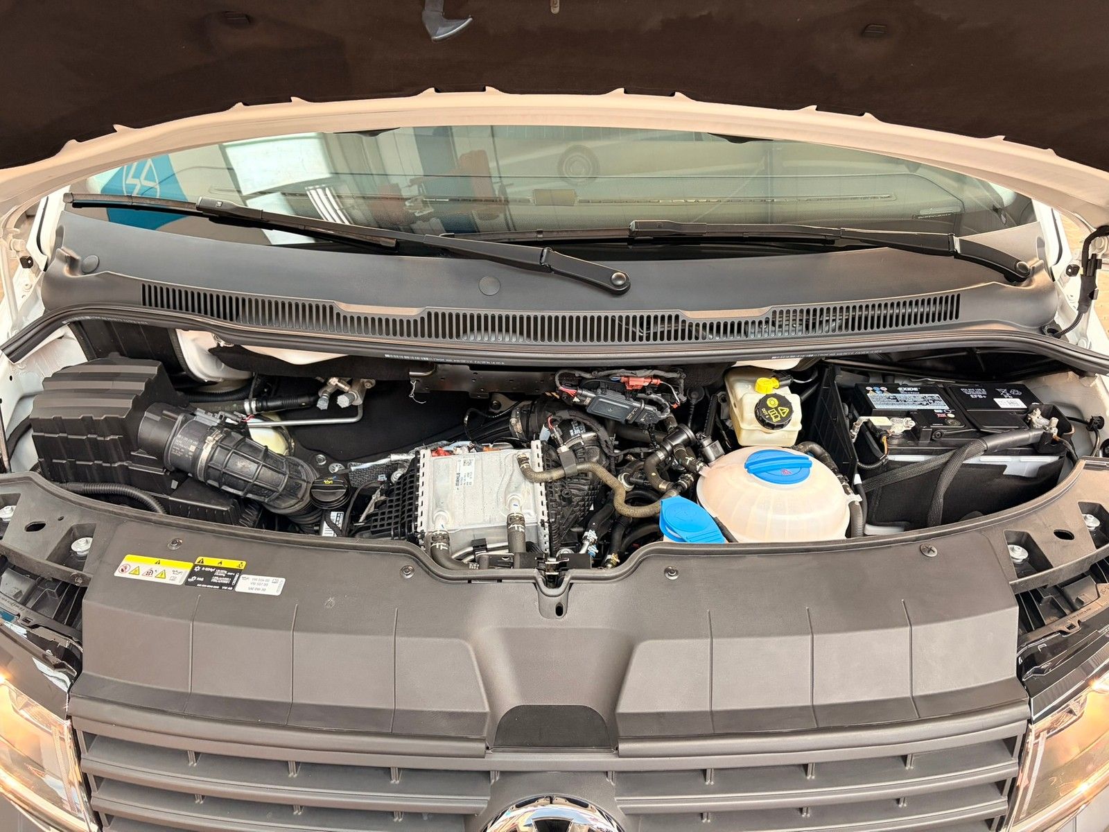 Fahrzeugabbildung Volkswagen T6.1 Transporter Kasten 2,0 TDI +AHK+Licht&Sicht