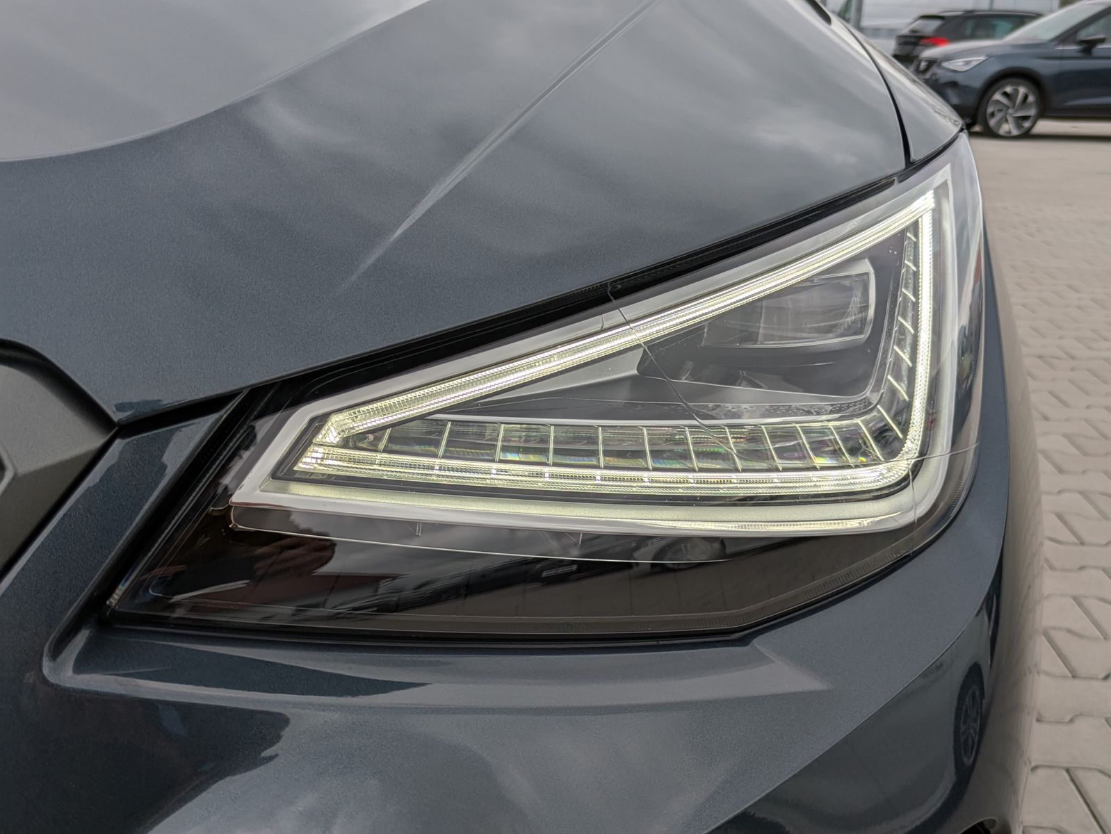 Fahrzeugabbildung SEAT Arona 1.5 TSI FR DSG AHK*ACC*LED*APP*DAB*KAMERA