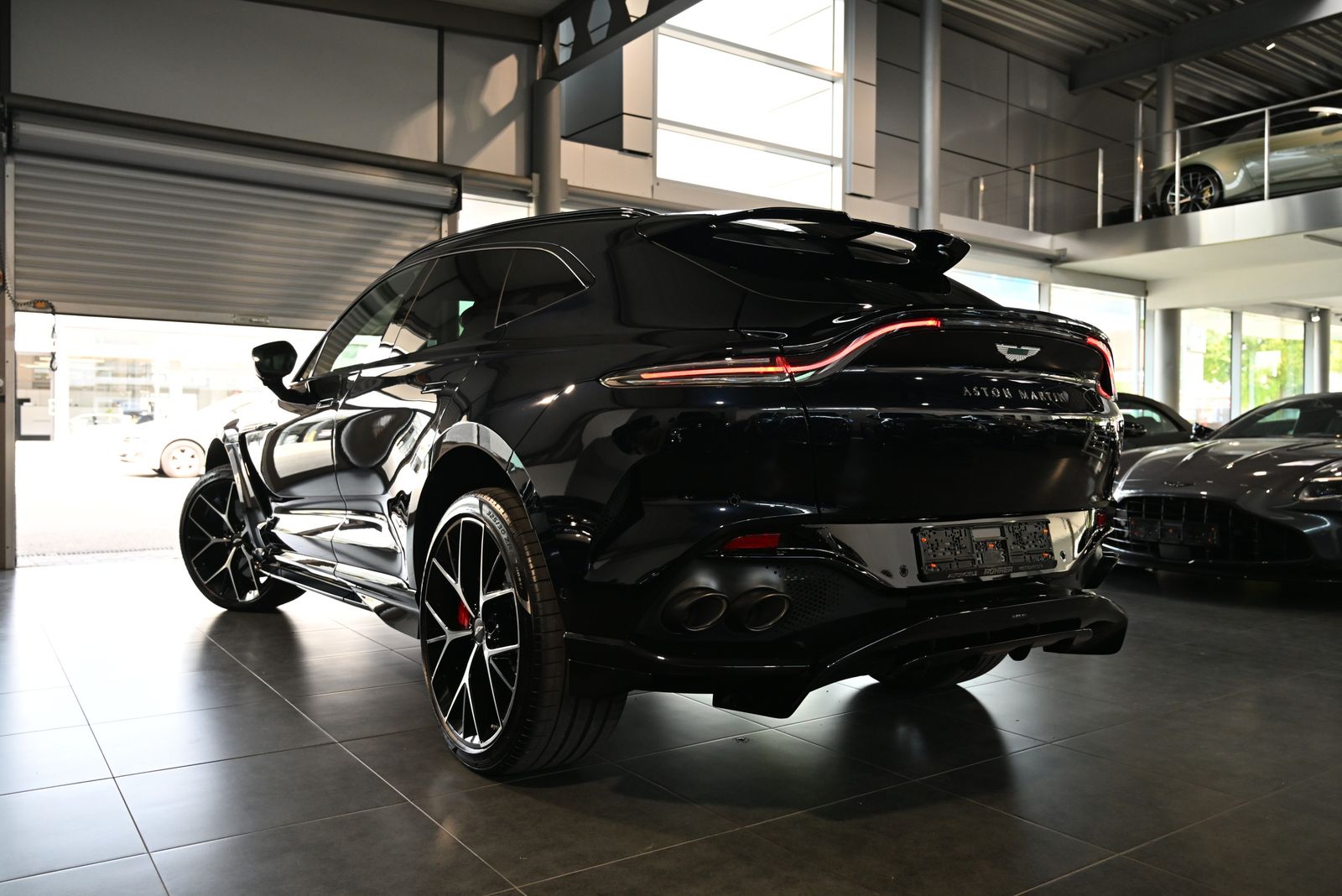 Aston Martin DBX 707 Ultramarine Black/Inspire Sport/23Fortis imagem 2