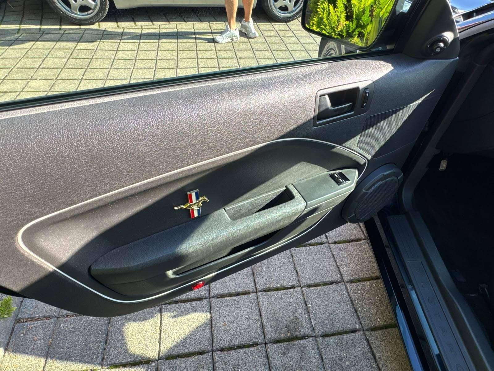Ford Mustang Pony Paket mit Schaltgetriebe