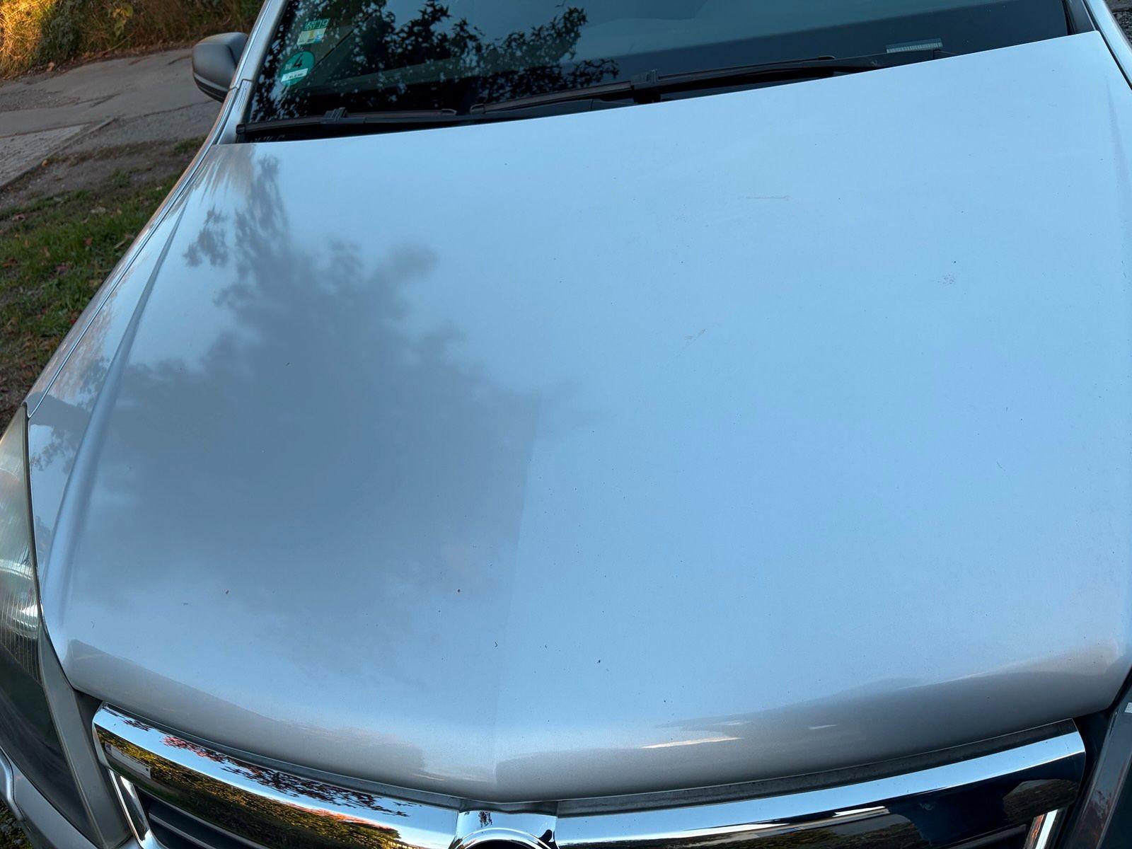Opel Astra 2009 — interior