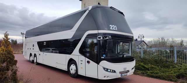 Neoplan Skyliner P06