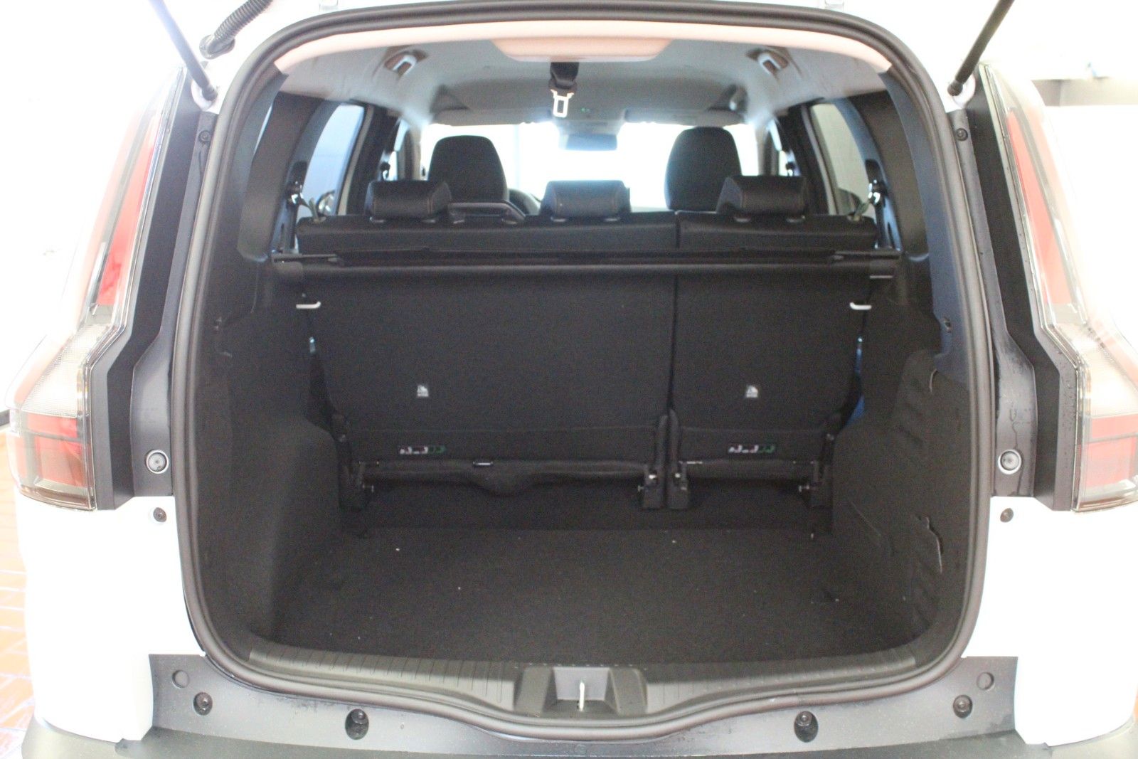 Fahrzeugabbildung Dacia Jogger Hybrid 155 Extreme 5-Sitzer MY 2026