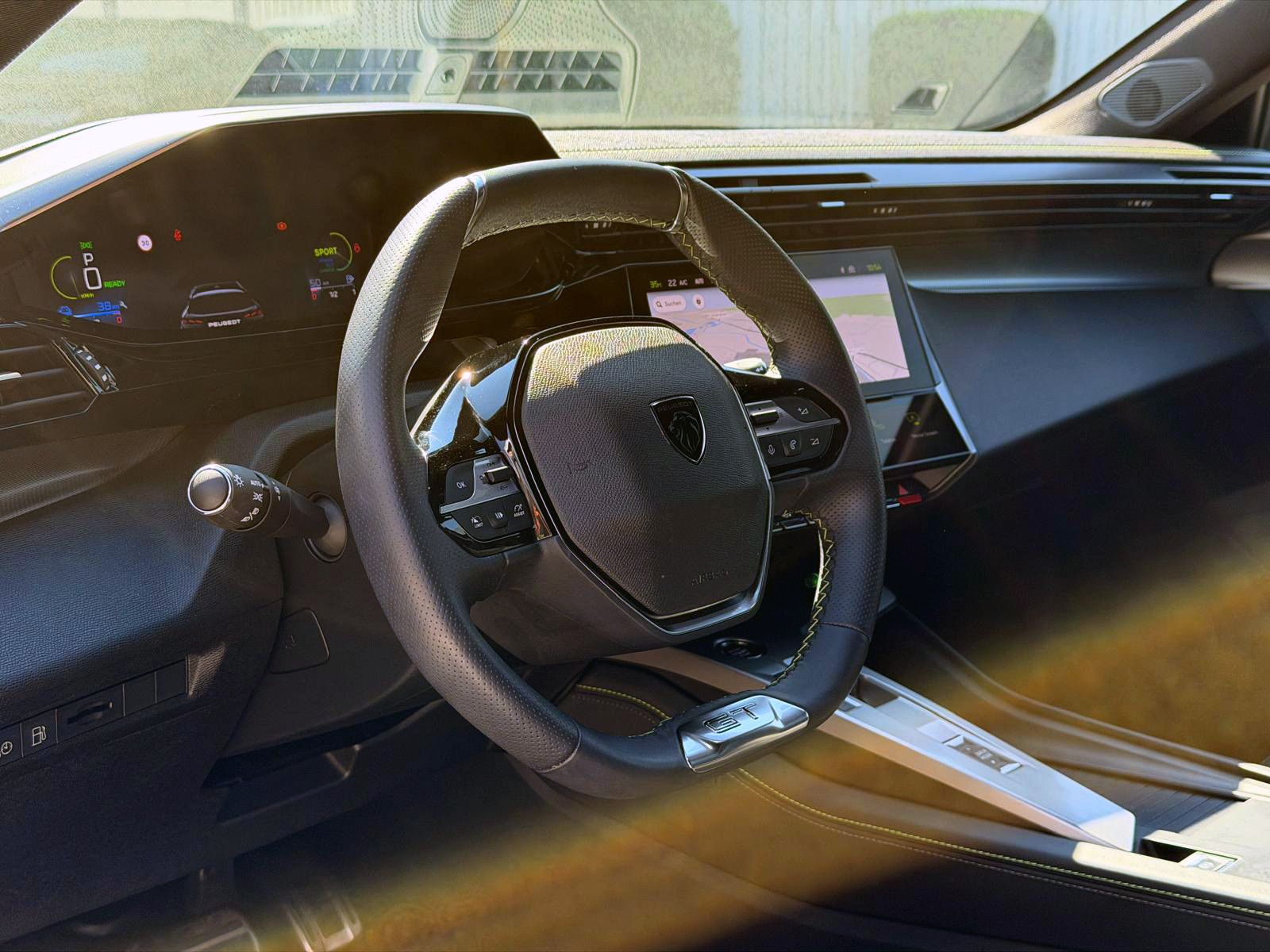 Fahrzeugabbildung Peugeot 308 GT Autom. Plug-In ACC KAM PDC NAV LED LHZ