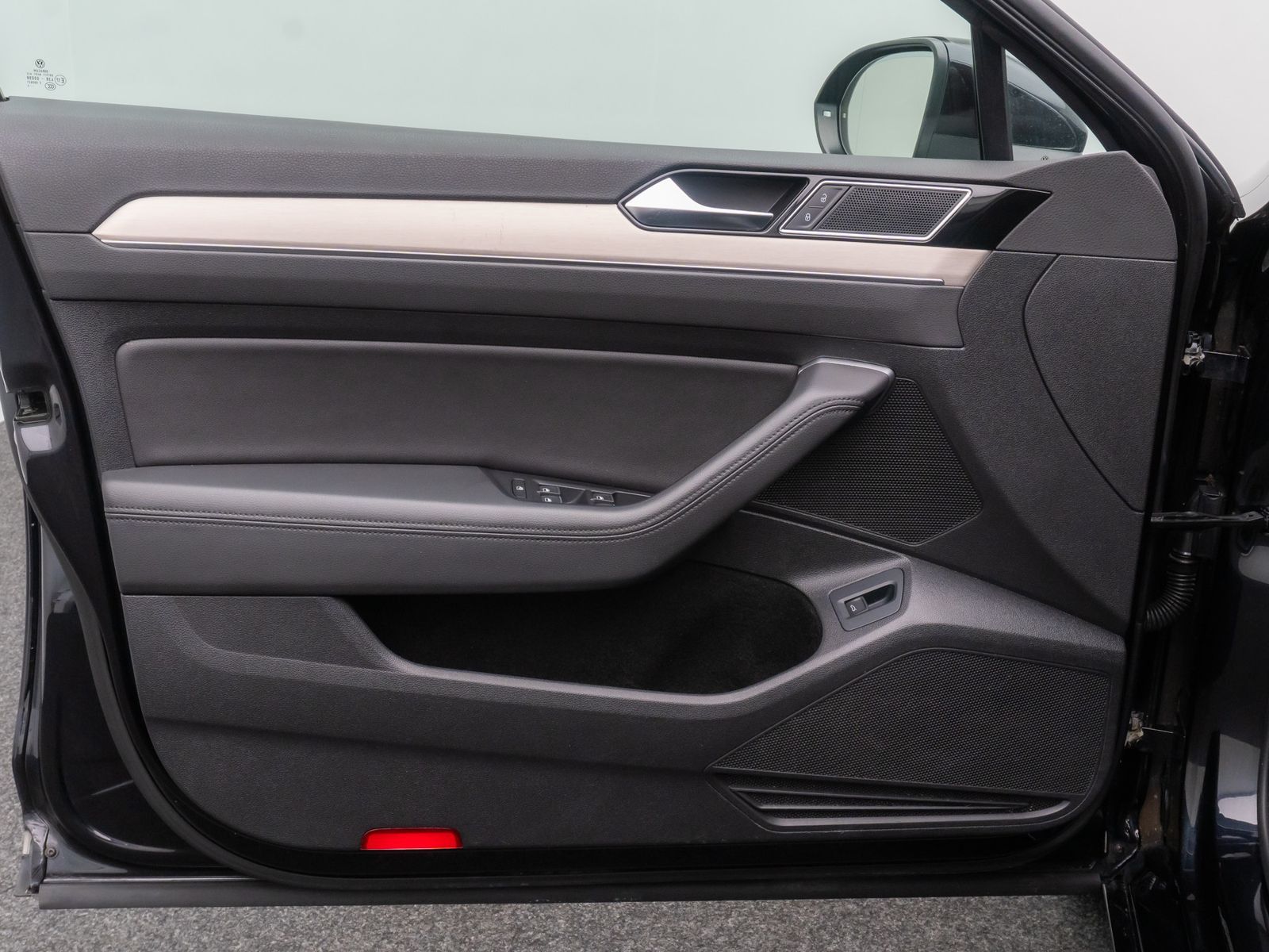 Fahrzeugabbildung Volkswagen Passat Variant 2.0 Highline PDC Massage AHK 18"