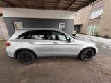 Mercedes-Benz GLC 250 4MATIC Autom. PANO*, AMG-Line  - silberne Mercedes-Benz GLC 250