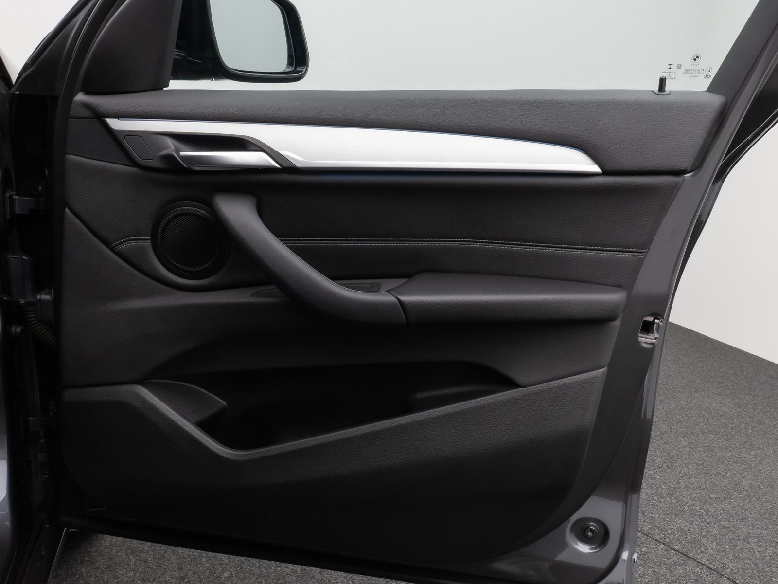 Fahrzeugabbildung BMW X1 xD25e M Sport Panorama DAB Navi LED 18Zoll