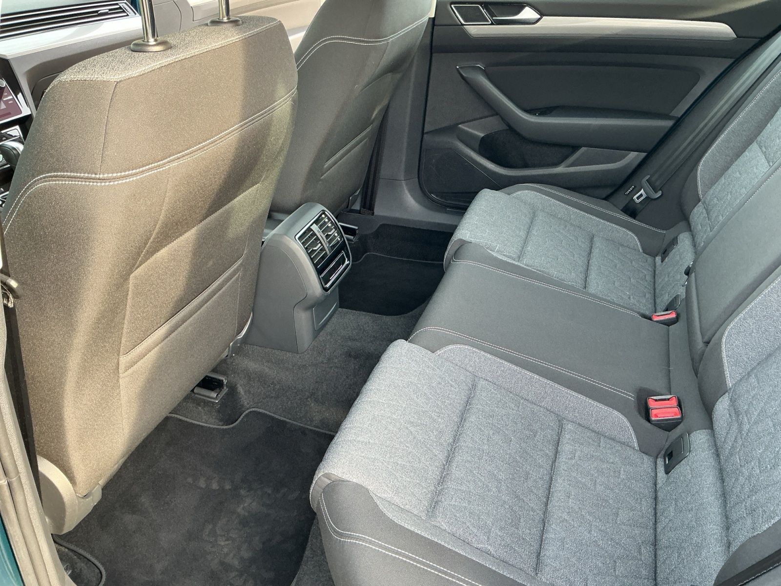 Volkswagen Passat Variant - Bild 16