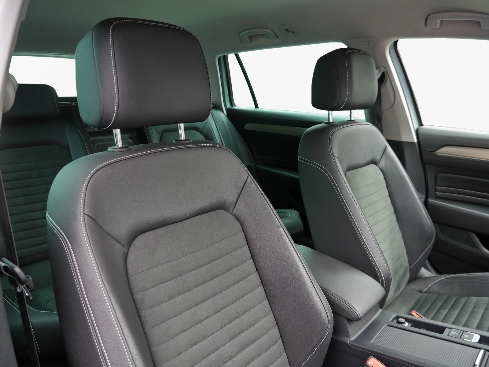 Volkswagen Passat Variant - Bild 10