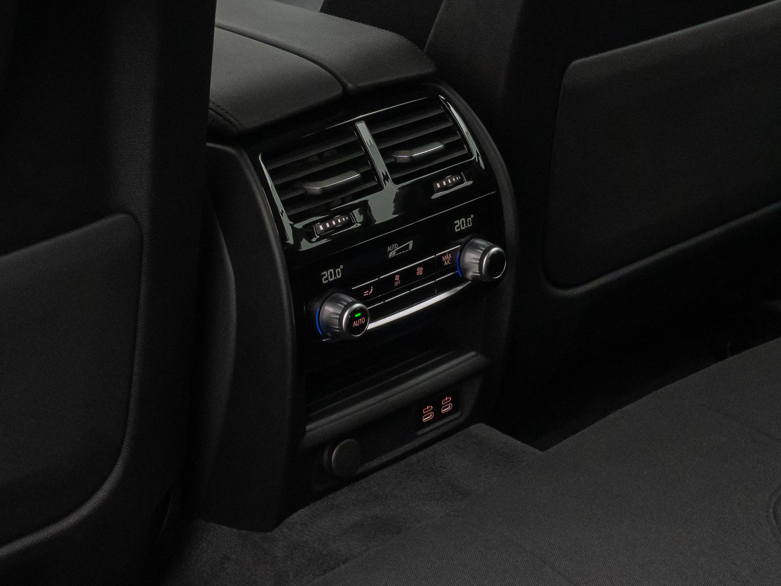 Fahrzeugabbildung BMW 520e GeschwindigReg DAB Kamera CockpitPro Alarm