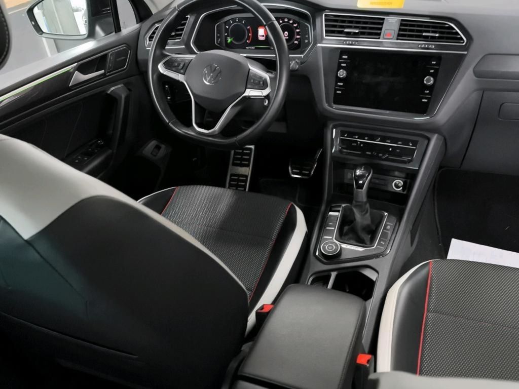 Volkswagen Tiguan Life Urban Sport 4M DSG*PANO*CAM*LED*HUP*