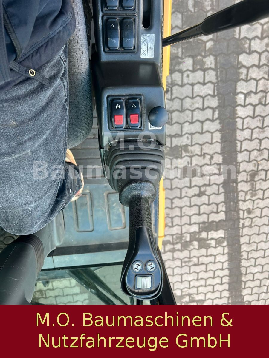 Fahrzeugabbildung CAT CAT MH 3022