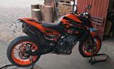 KTM Duke 890 GP - KTM 890 DUKE GP