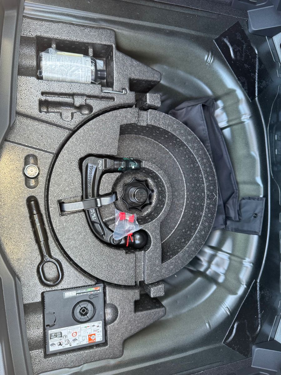 Fahrzeugabbildung Volkswagen T-Roc 1.5 TSI OPF DSG Life + ACC+AHK+BHZ LENKRAD