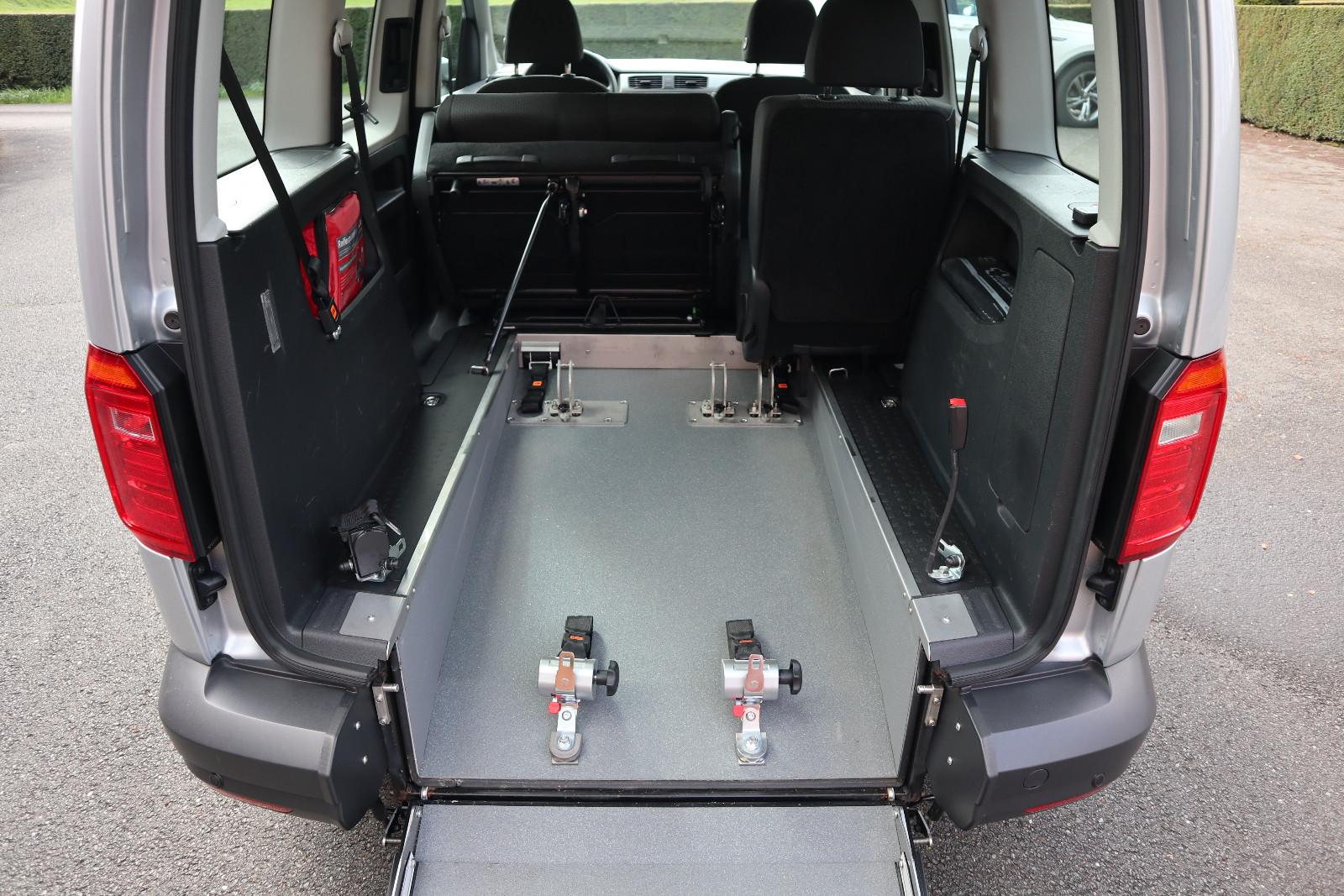 Volkswagen Caddy 1,4TSI DSG*rollstuhlgerecht*Garantie*AMF-B
