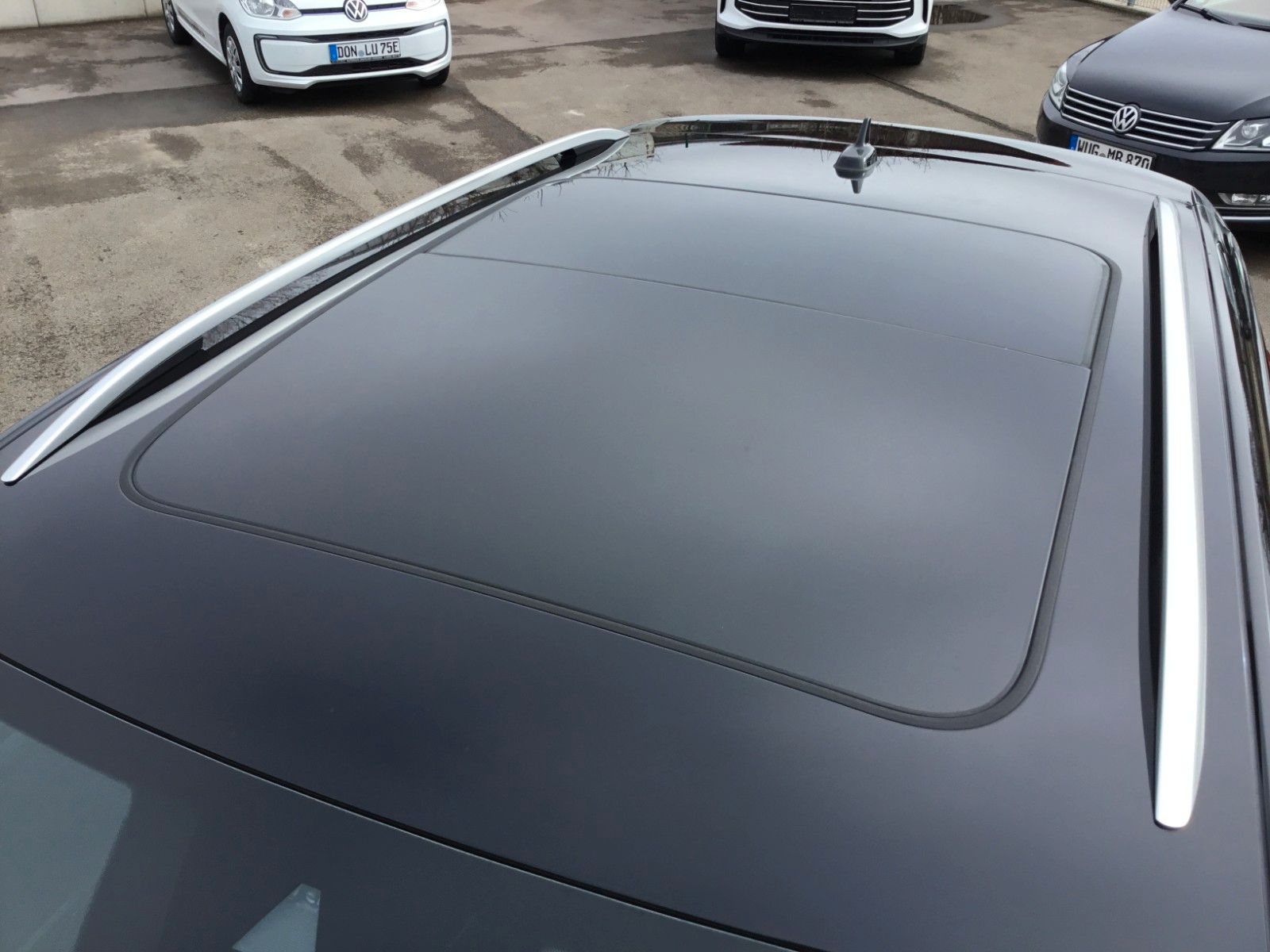 Fahrzeugabbildung Volkswagen T-Roc 1.5 TSI DSG Style+AHK+MatrixLED+ACC+Pano