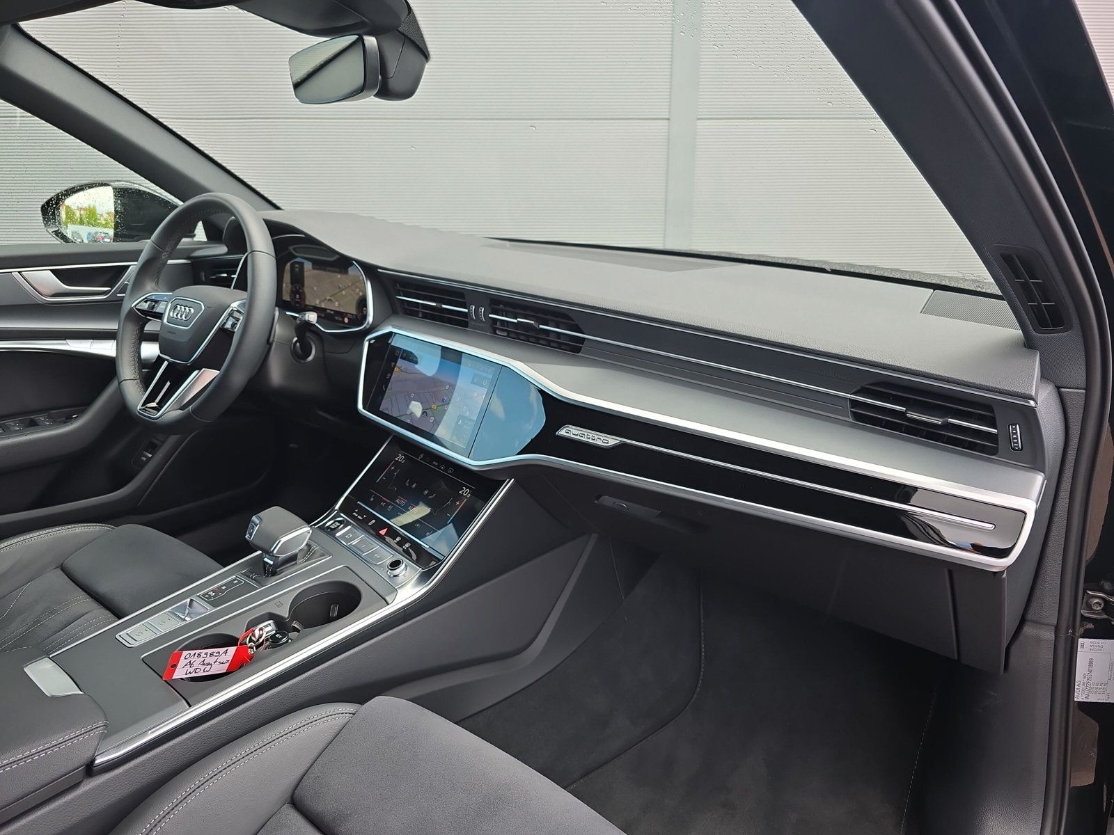 Fahrzeugabbildung Audi A6 Avant 50 TDI qu S line MATRIX ASSIS+ PANO AHK