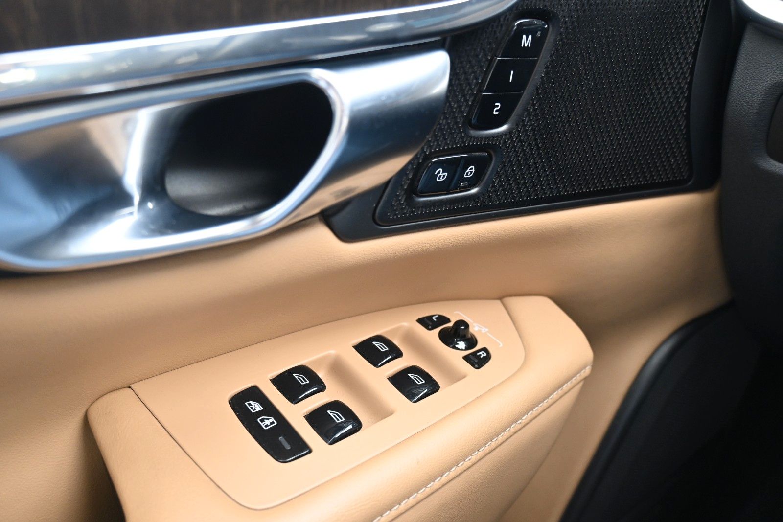Fahrzeugabbildung Volvo V90 B4 D Plus Bright*STDHZG*360°*PANO*ACC*AHK