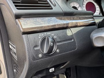 Mercedes E 280 - 11