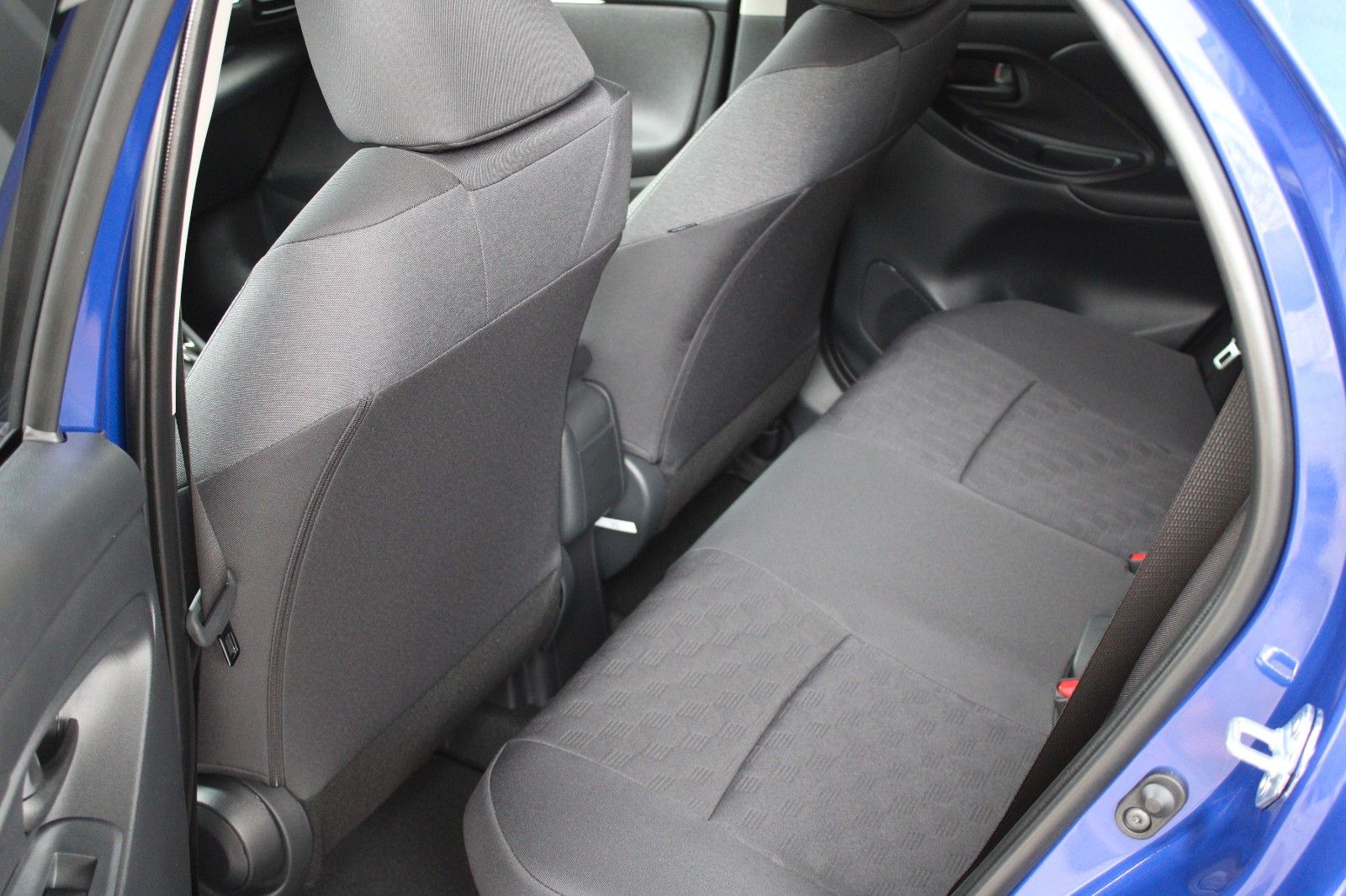Fahrzeugabbildung Toyota Yaris 1.5 Hybrid Teamplayer + Comfort-Paket