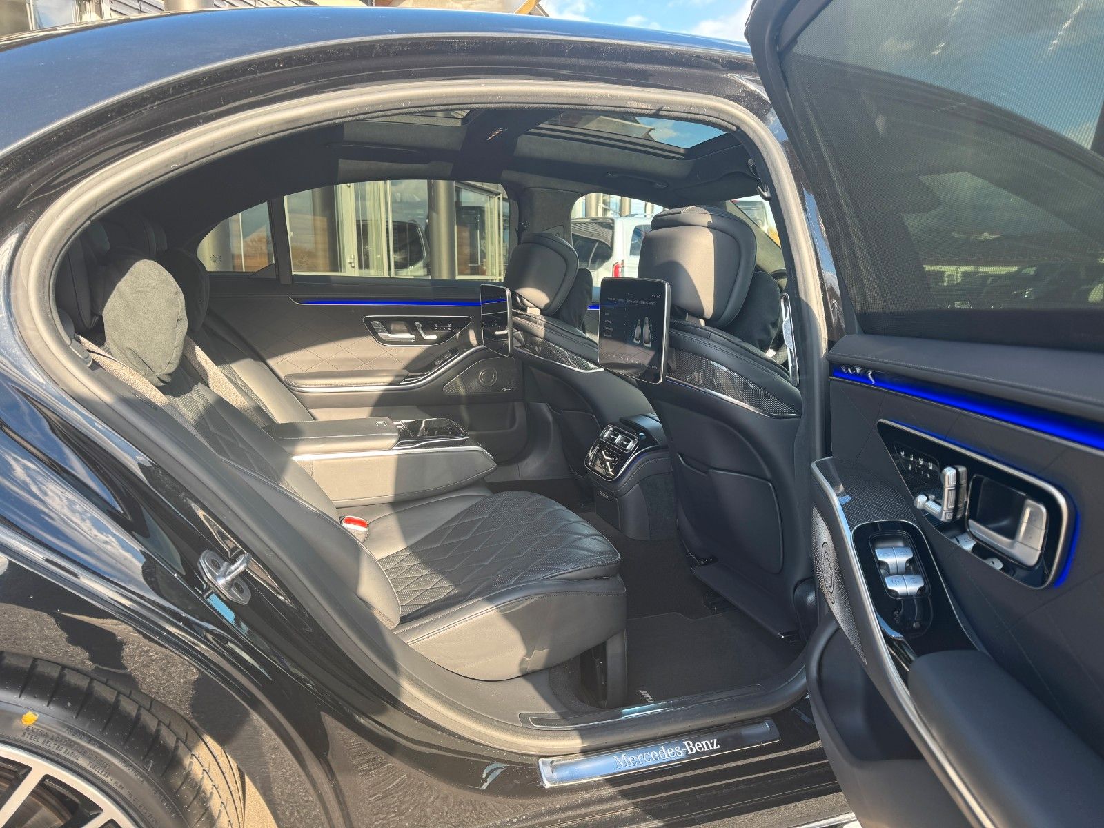 Fahrzeugabbildung Mercedes-Benz S 580 4M L VOLL+AMG+Chauffeur+STH+3D+Pano+