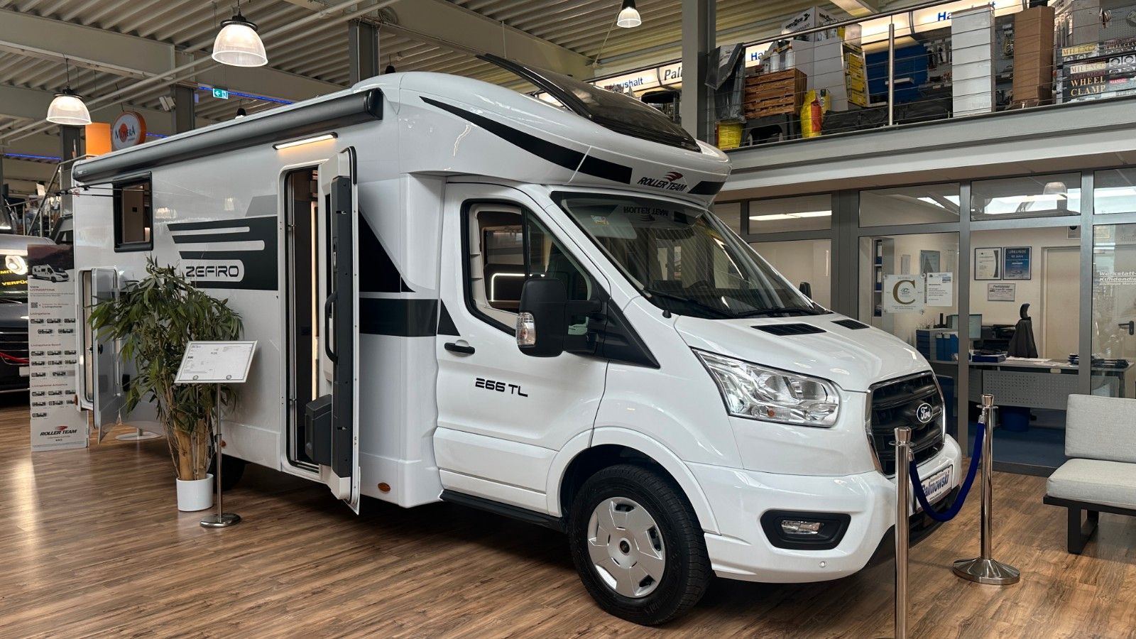 Fahrzeugabbildung Roller Team Zefiro 266TL FORD AUTOMATIK Modell 2026