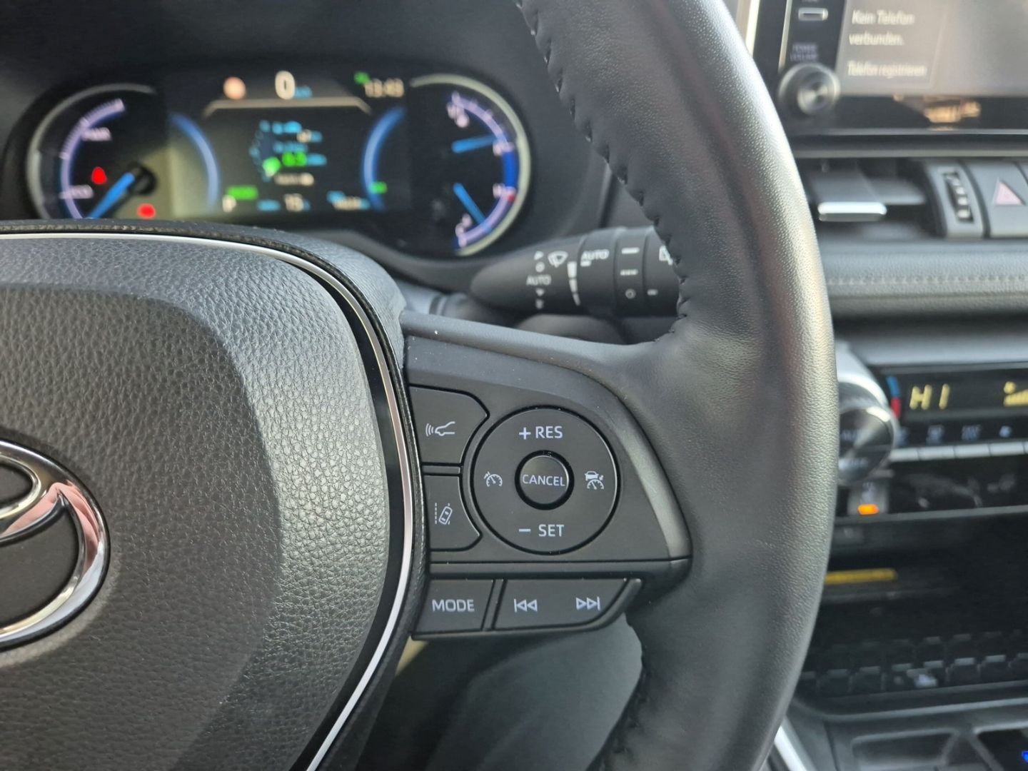 Fahrzeugabbildung Toyota RAV 4 4x2 Team D Hybrid 2.5 Navi LED ACC El. He