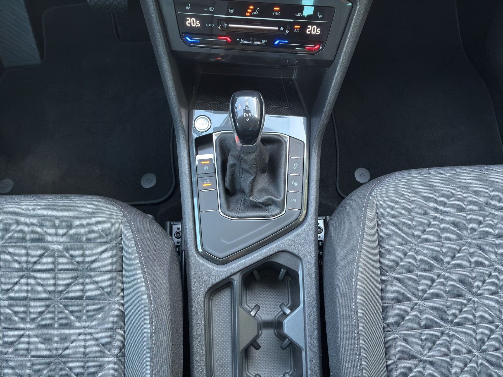 Tiguan 1.5 TSI DSG *LED*AHK*NAVI*KEYLESS*