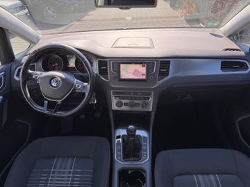 Volkswagen Golf - 9