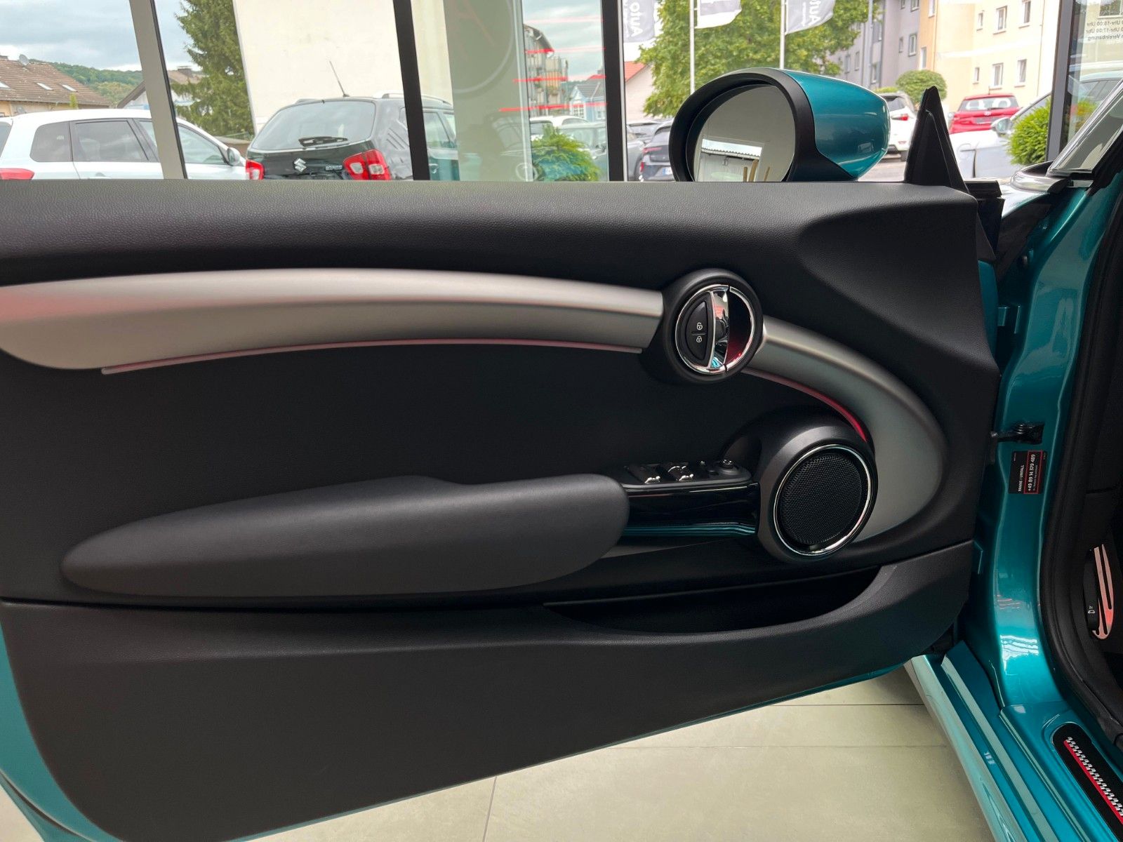Fahrzeugabbildung MINI Cooper S Cabrio*JCW-Kit*JCW-Sitze*LED*Virtual*