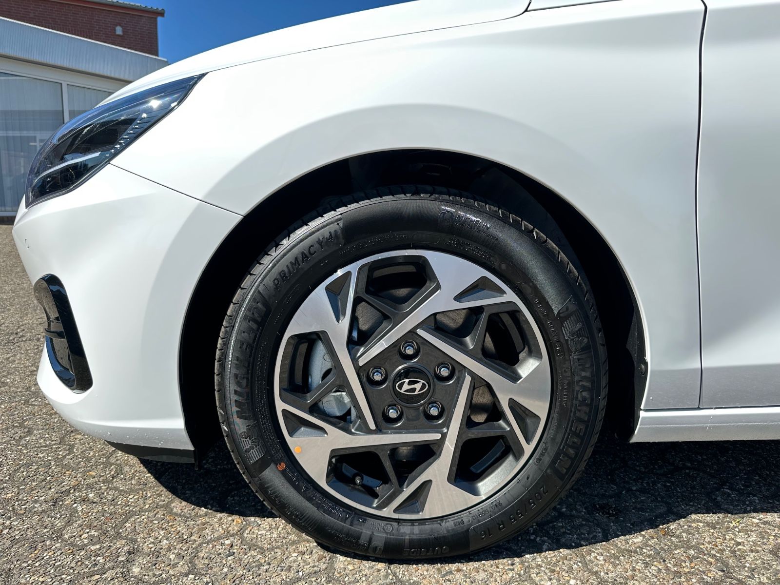 Fahrzeugabbildung Hyundai i30 Kombi 1.0 T-GDI DCT Comfort Navi/GRA/Shzg