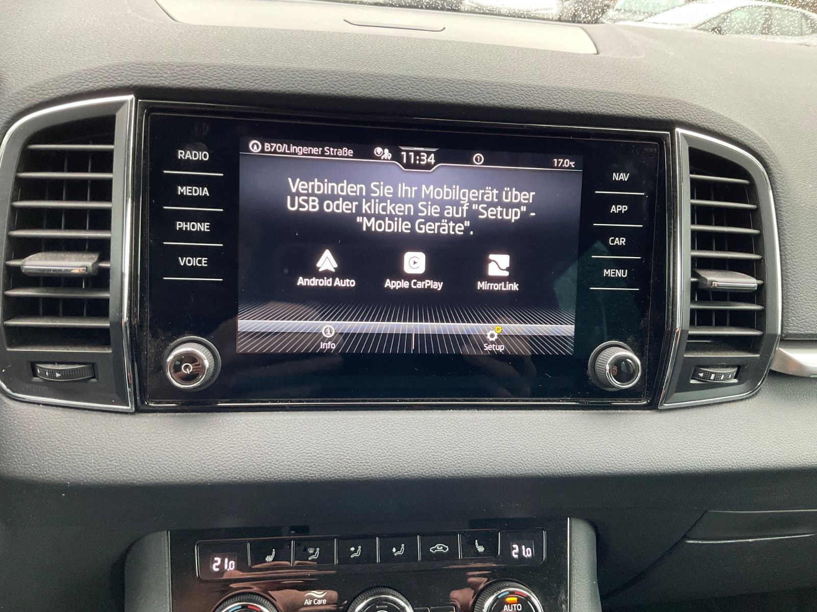 Fahrzeugabbildung SKODA Karoq 1.5l TSI DSG Selection,Kamera,Navi,ACC