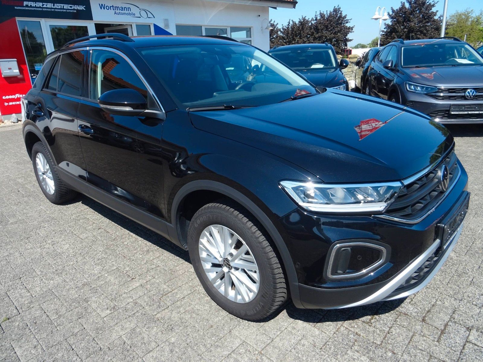 Volkswagen T-Roc 1.0 TSI Life Virt Led Navi/App PDC SHZ foto 2
