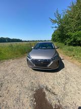Hyundai IONIQ 1.6l GDi PLUG-IN HYBRID - - Hyundai IONIQ mit Schiebedach