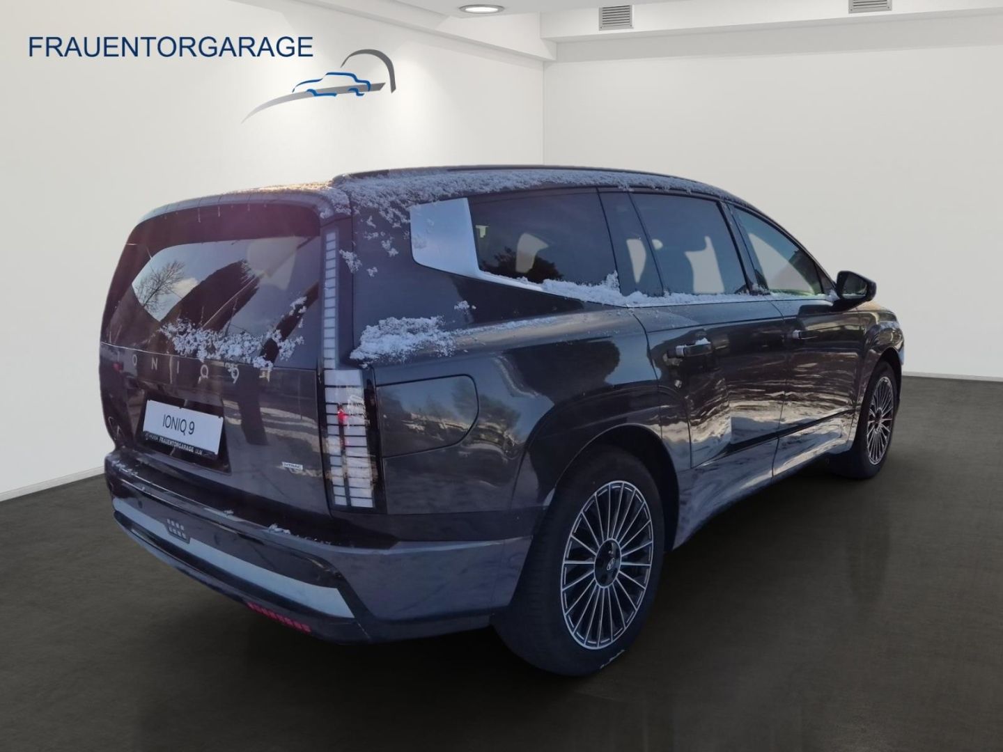 Fahrzeugabbildung Hyundai IONIQ 9 110 kW 4WD Uniq Panoramadach+ Swivel-Pak