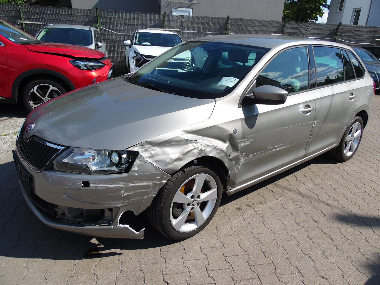 Skoda Rapid 2014 — rear view