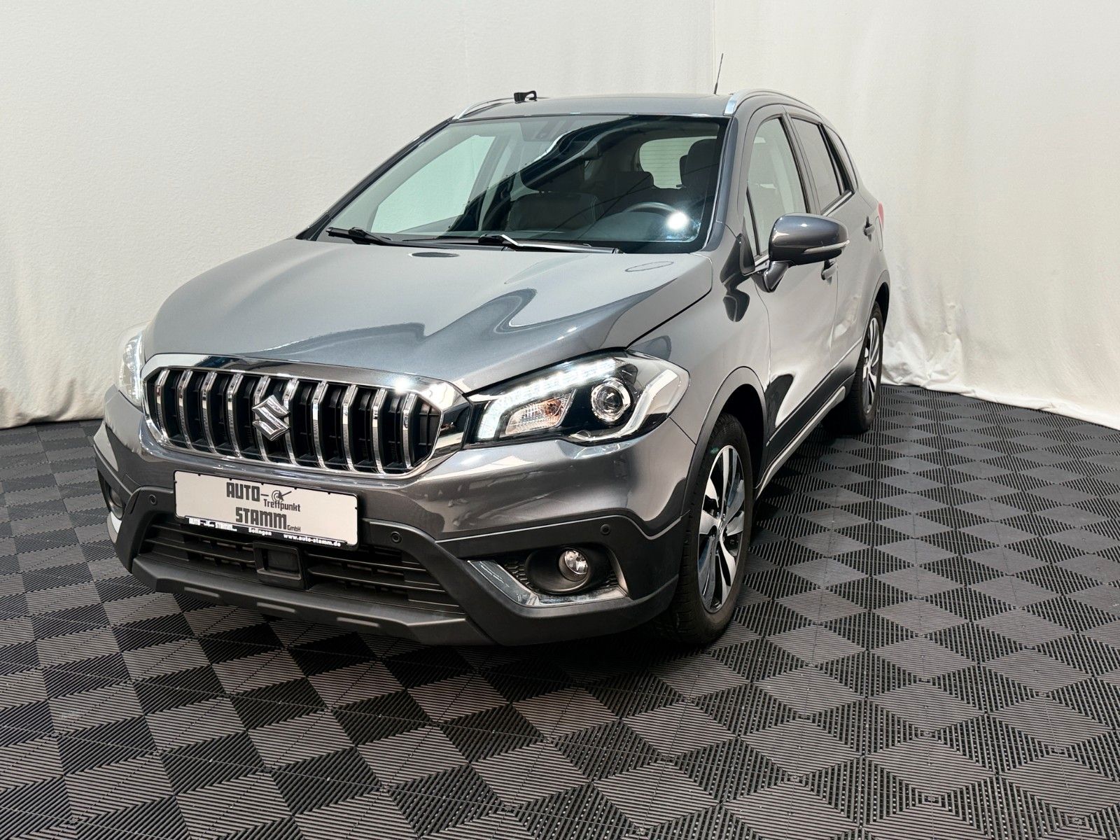 Fahrzeugabbildung Suzuki SX4 S-Cross Comfort+ 4x4 / 1. Hand / Navi / RFK