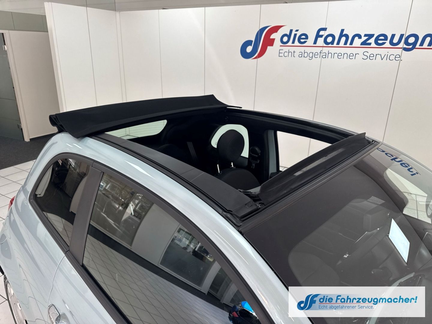 Fahrzeugabbildung Fiat 500 Cabrio Dolcevita 1.0 Mild Hybrid 5tkm Navi A