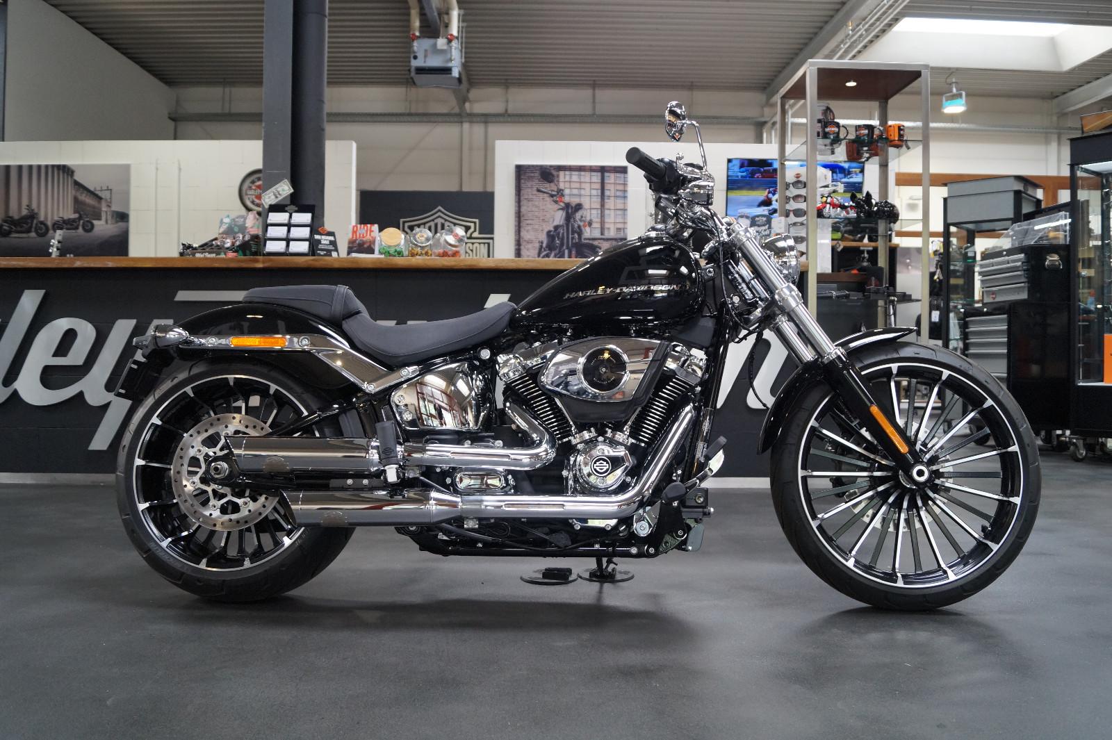 Harley-Davidson Softail BREAKOUT 117 JEKILL&HYDE Garantie
